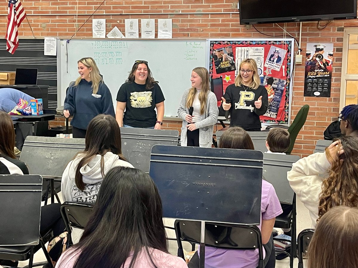 PtBoroSchools's tweet photo. Today, @PointBoroHS students in the Chick-fil-A Leader Academy presented to our 7th graders about team building, trust, communication, and leadership skills! #PantherPath https://t.co/fTAnID2ol3