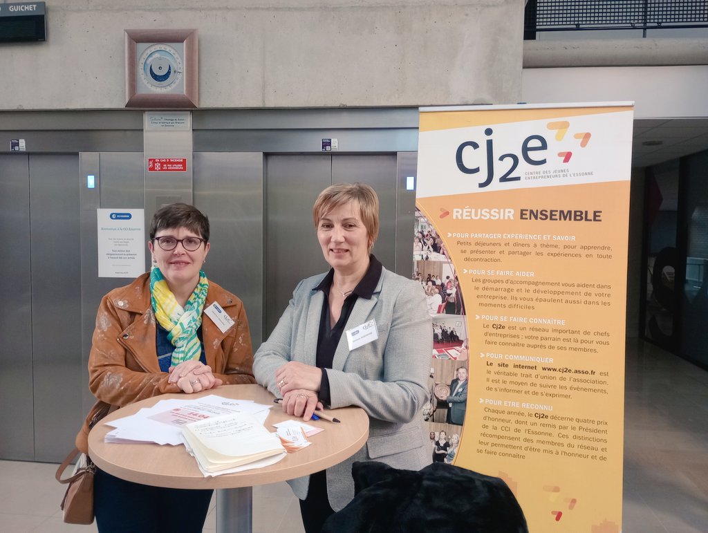 EssonneReussir's tweet photo. #welcome91 se poursuit à @cciessonne par un temps d'échanges avec les partenaires présents et de rencontres entre participants.
#essonne #entrepreneuriat https://t.co/8hG8Om5LVz