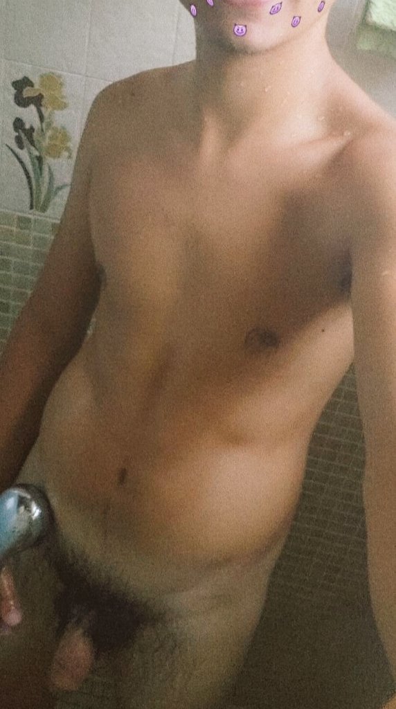 AlxxKais's tweet photo. Qui veut me rejoindre sous la douche pour ...🥵😈
@maqueuecom
#gay #gaydomi #domi #sexe #exhib #exhibition #amateur #suce #lope #slut #bigay #gaysolo #nsfw #porno #horny https://t.co/V8lw77Mjev