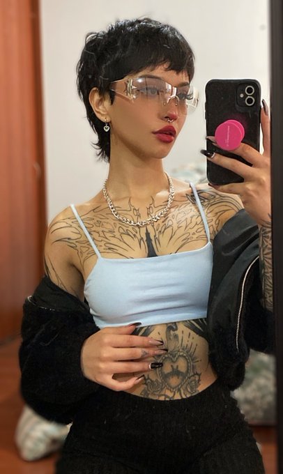 1 like = 1 kiss ☺️ https://t.co/X6vfQPi8Ak