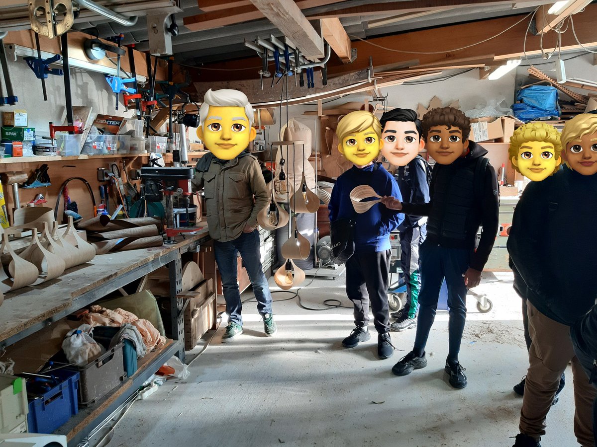 EreMarquisanne's tweet photo. Le programme Manufacto, fabrique des savoirs-faire | Hermès | se termine. Les étagères réalisées par les 5.1 et 3.1 Segpa sont magnifiques 🤩. ✅Visite de l'atelier de menuiserie de Pierre. ✅Visite du Fab Lab à l'ISEN, Toulon. 🙏🏼 pour votre accueil. 🙏🏼Charlotte, Léa, Eric 👍🏽 https://t.co/WJPZCRKhbi