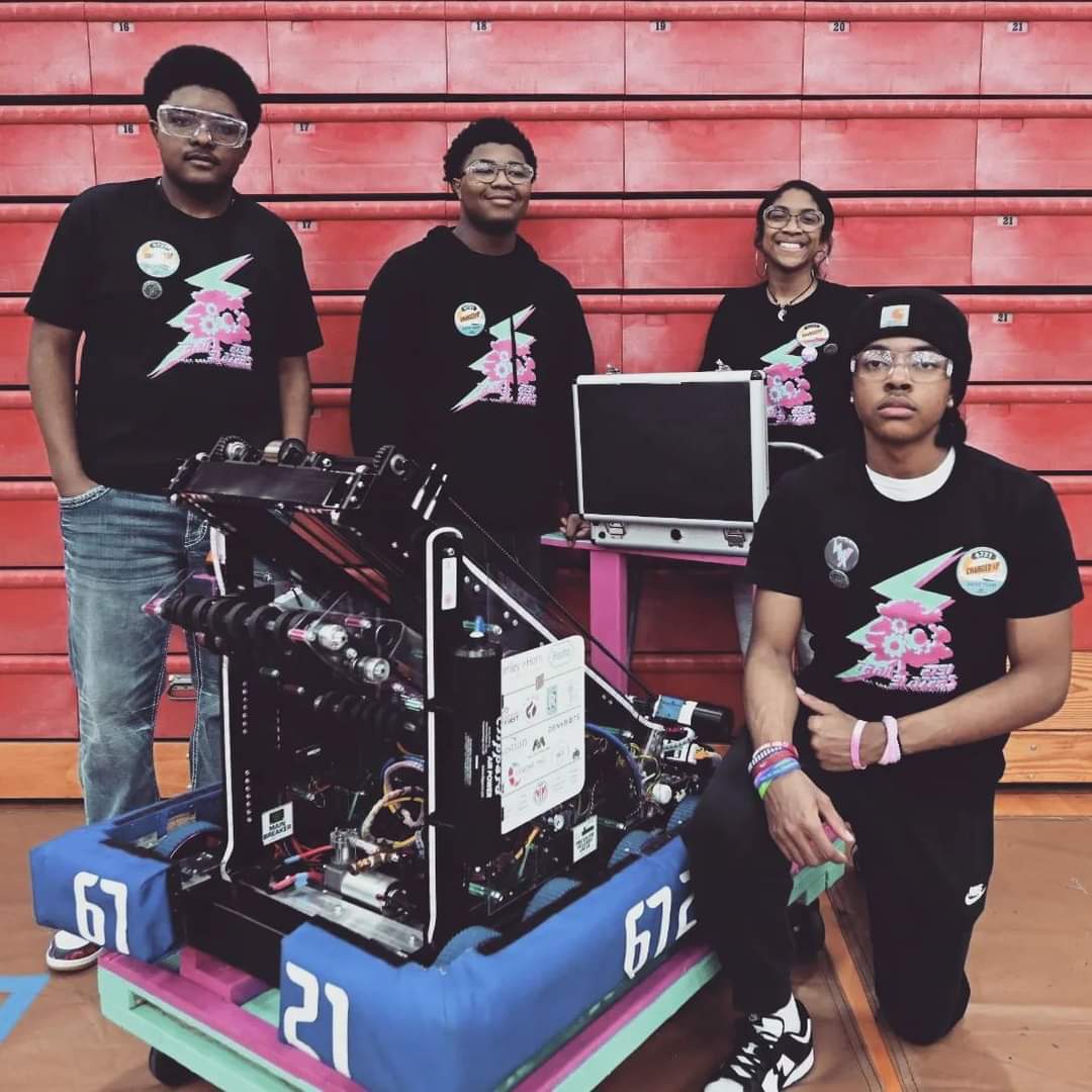 FRC6721's tweet photo. We had an absolute blast at the Greenwood District Event this weekend! Joining the #7 Alliance, winning the Judge's Award, and making new friends everyday! See you at State robot friends!
#INGRE #FINFAM #omgrobots
@FIRSTINRobotics @TindleyCATAS https://t.co/ofOHLbeXxN