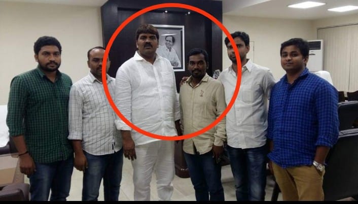 AVRBJP's tweet photo. Copper plated BRS jackasses…

Prashanth is a journalist and is close to Minister Erabelli Dayakar Rao and BRS MLA Vinay Bhaskar. he sent 10th question paper to BRS minister &amp; MLA also at 11:34am https://t.co/EujSDbhDbf
