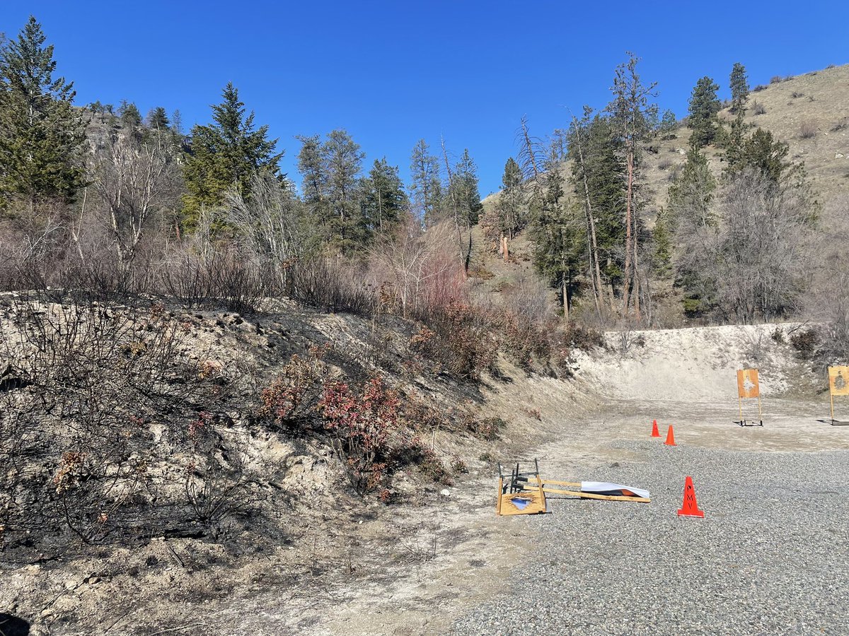 kilo_julie's tweet photo. Todays office, a little crispy on the side #firstwildfireoftheseason #ismellburning #roadtrip #remotedelivery https://t.co/1UXGCul5Em