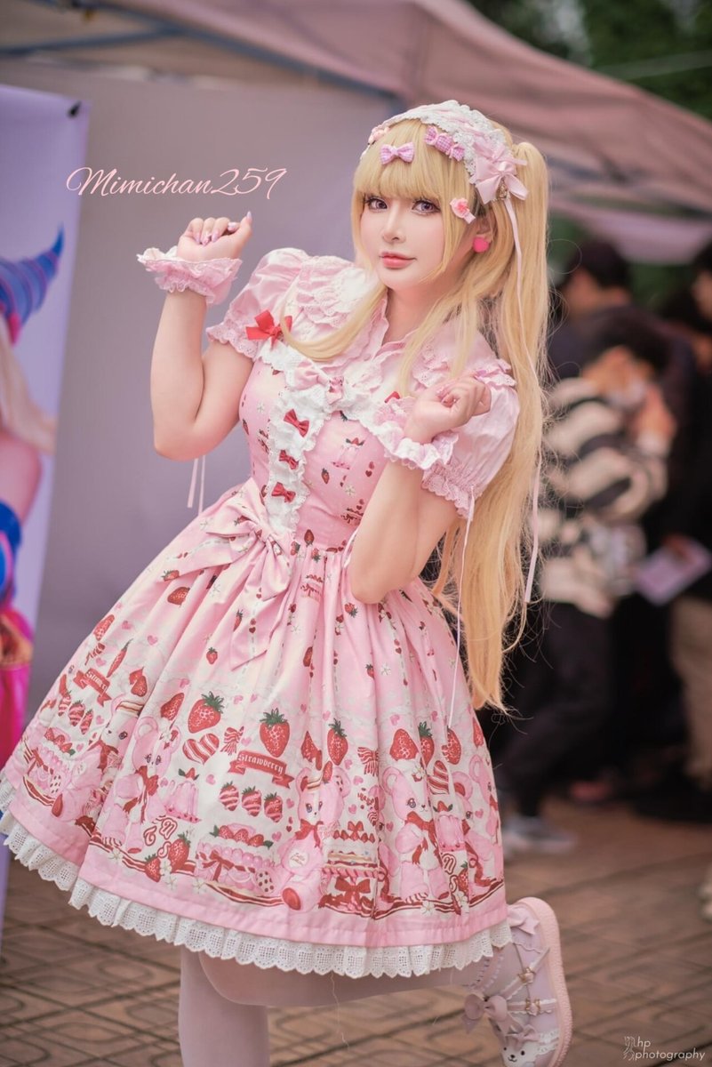 Strawberry Lolita is so cute. Do you like strawberries too? 🍓 💕💕

#tweetshiftbot https://t.co/OmpJjP96du