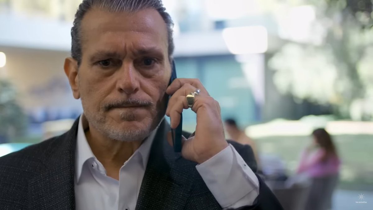 Amanecer_TV's tweet photo. Ramsés recibe  una llamada de Columba en la cual le informa el cliente quiere cancelar la transacción 📱😱 #ElAmorInvencible ⛵️ @GuillermoGCantu @marlenefavela_ https://t.co/15rDE0yTzw