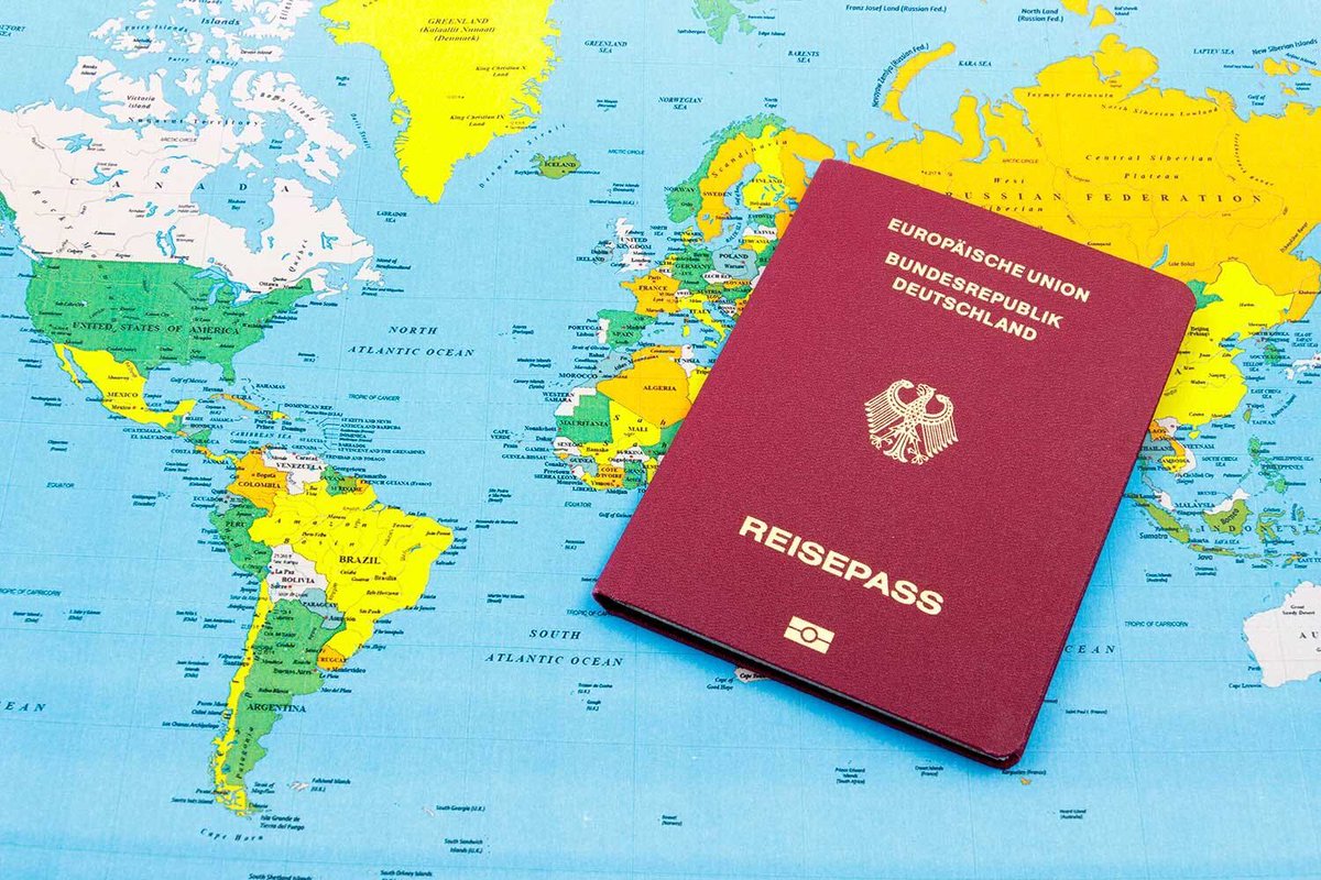 visafoto_com's tweet photo. #ReisenmitKind #Reisepass #Ausweis #Passfoto #passbild #35x45photo
Planen Sie eine Reise mit Ihrem Kind ins Ausland?
Dann ist ein Kinderreisepass ein Muss! Erfahren Sie alles, was Sie über den Antrag auf einen #Kinderreisepass wissen müssen:
https://t.co/WrCK4RqBE6 https://t.co/LMZEpDqj7q