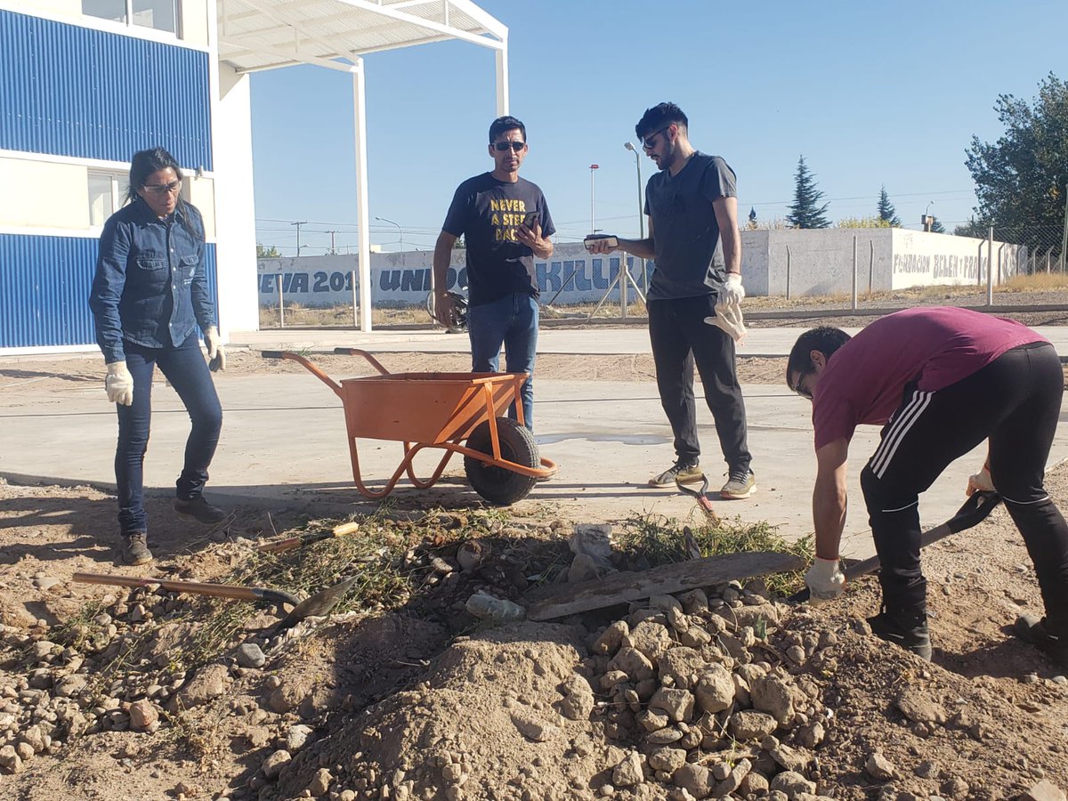 tanapasqualini's tweet image. Cuando se trabaja codo a codo...en equipo...se  fortalecen los objetivos comunes !!!
#PrimeroNeuquén
#CodoaCodo