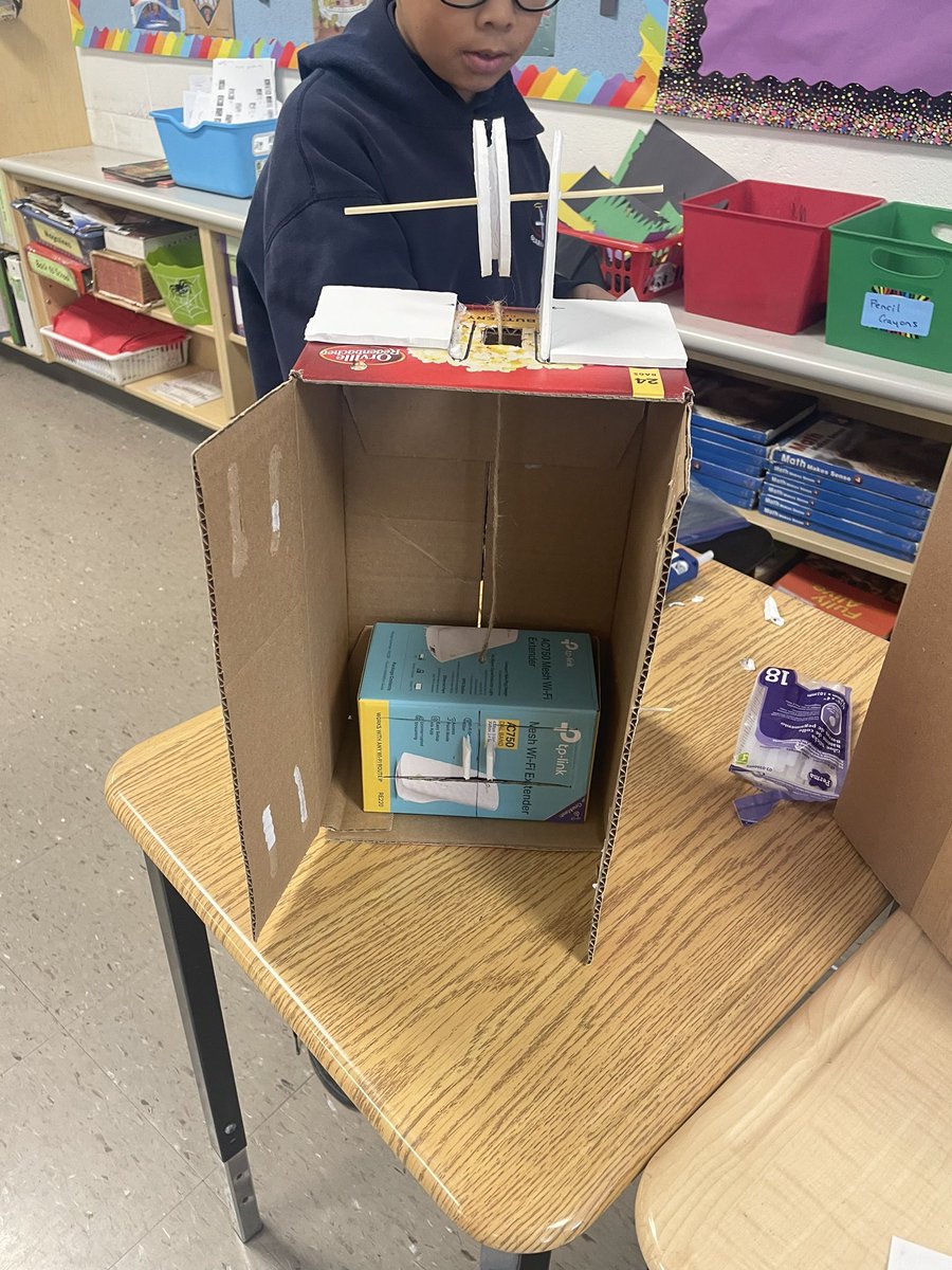 Fours2021's tweet photo. Building elevators to help the Easter bunny deliver chocolates. Using our knowledge of pulleys to help make them work @GAngelsMilton | @FrancescaFlood8 https://t.co/VboIiD6HiL