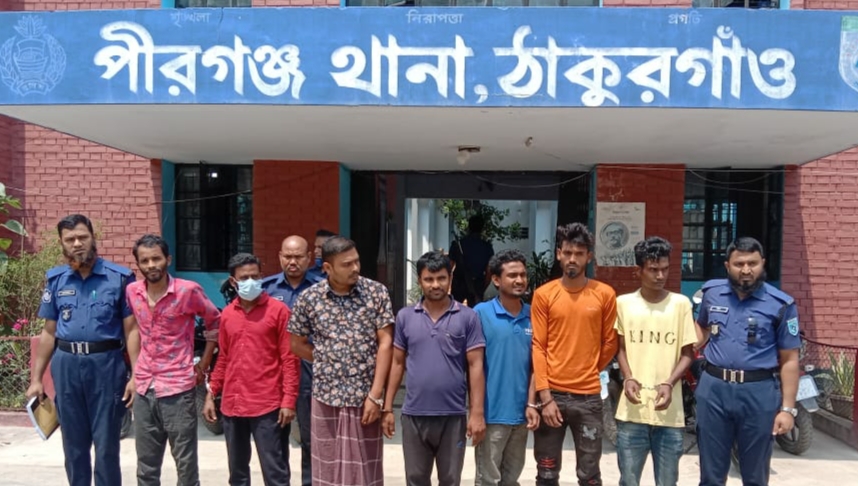 মোটরসাইকেলের লাইসেন্সে বাস চালা‌চ্ছি‌লেন মোহন