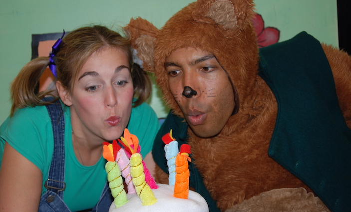 Looking for something to do with the little ones?

23/4 TEDDY BEAR'S PICNIC 🧸
30/4 DINOSAURS AND ALL THAT RUBBISH 🦖
7/5 THE WIND IN THE WILLOWS 🚗
20/5 THE PRINCESS AND THE FROG 👸🐸

bit.ly/40WNVib

💚

<a href="/RahRahTheatreCo/">Rah Rah Theatre Co</a>
<a href="/WeAreRoustabout/">Roustabout Theatre</a>
<a href="/VintageVerse/">VintageVerse</a>
<a href="/Letsalldance1/">Let's All Dance</a>