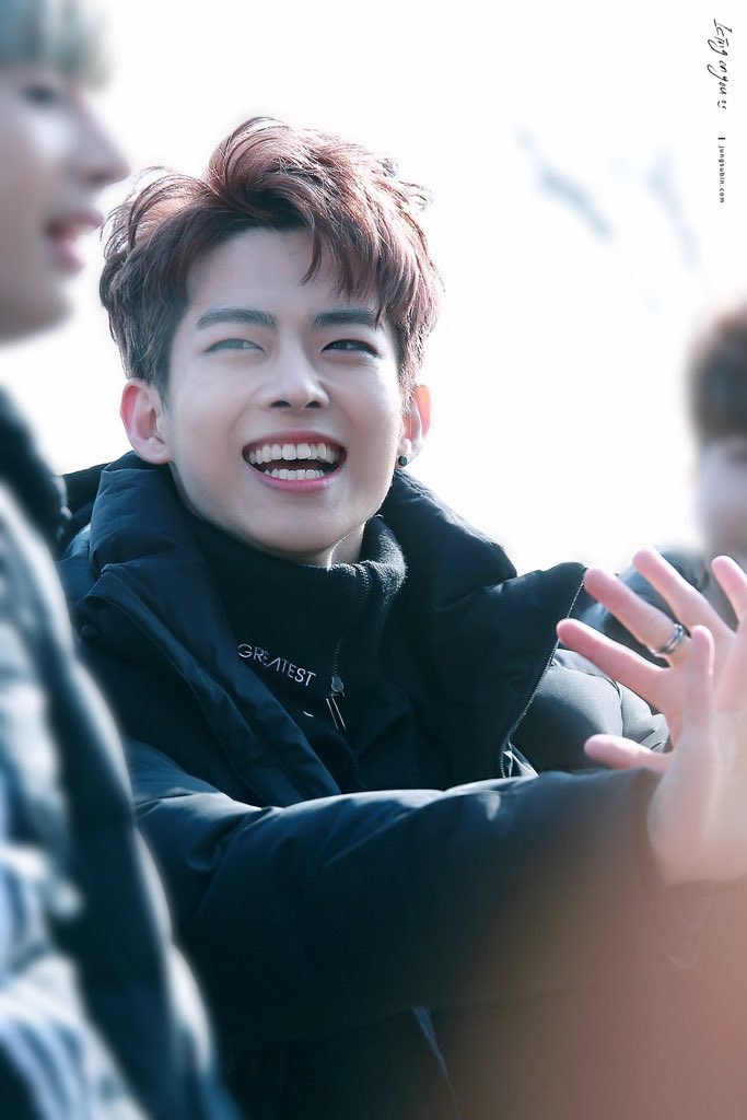 #수빈이와_함께하는_행복한_봄날
#HAPPY_SUBIN_DAY
가장 찬란한 햇살같은 수빈아❗️앞으로도 예쁘게 빛나줘💕