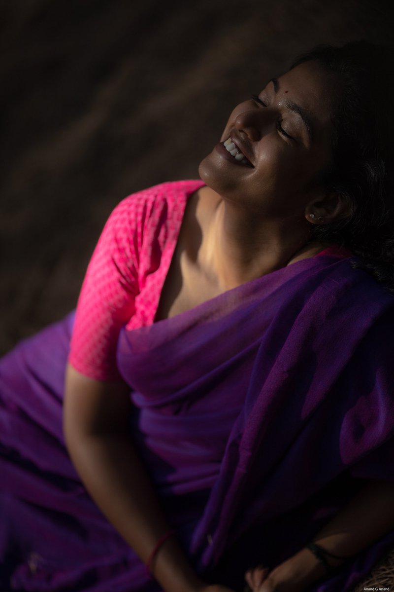 ஆயிரம் வண்ணங்கள் ✨ Photography @lettersbyanandganand #roshniharipriyan #color #tuesdayvibe