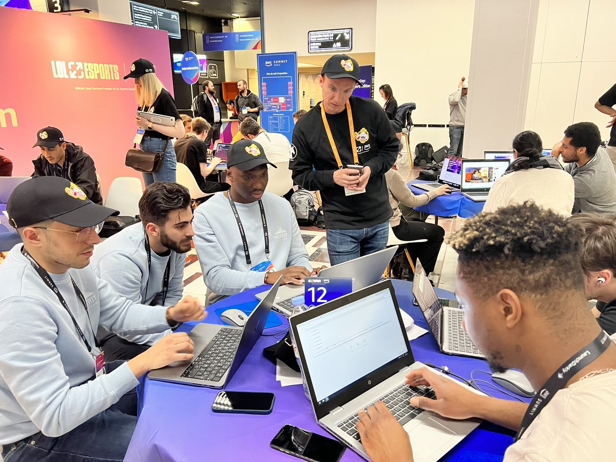 DevoteamRevolve's tweet image. We’re ready to play the LoL esports edition #gamedayaws 🦄🦄🦄
C’est parti 🙌 … Pour ramener la coupe à la maison 🥳
#awssummit2023