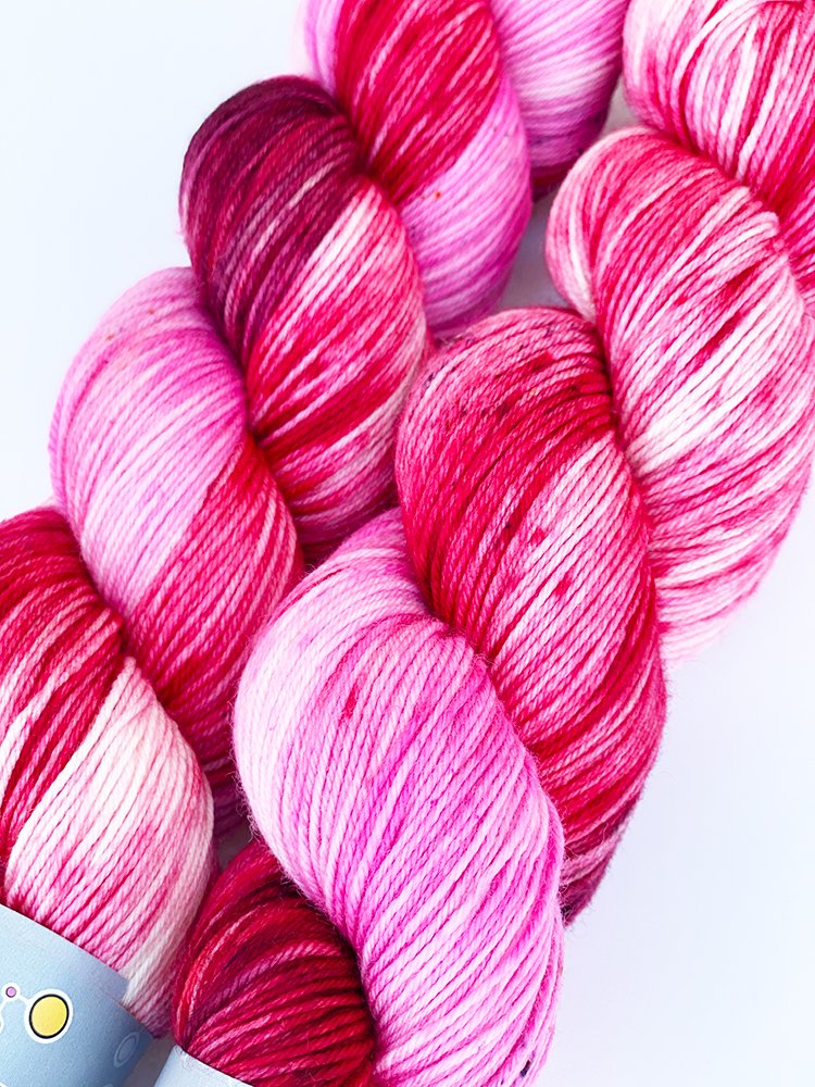 handylittleme's tweet image. ✨✨Knit a beautiful shawl with this free knitting pattern.✨✨

Check out the free pattern ⬇⬇
handylittleme.com/knitted-triang…

Or grab the ad-free printable pattern ⬇⬇
shop.handylittleme.com/products/ms-m-…

#freeknittingpattern #knittingpattern #shawlpattern