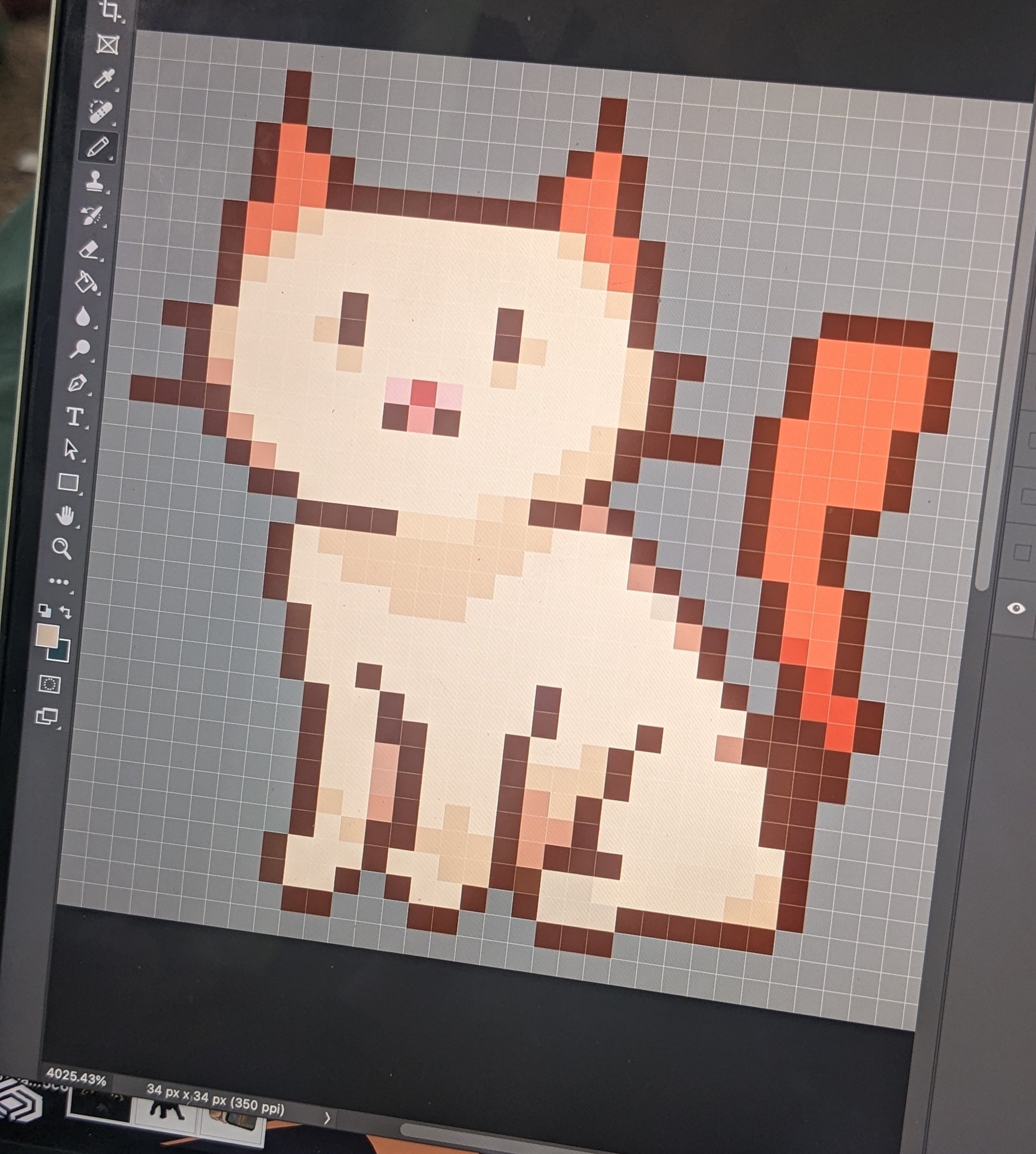 catwheezie على X: I'm definitely a noob at pixel art, but what do we think  of this? She's 32x32.  / X