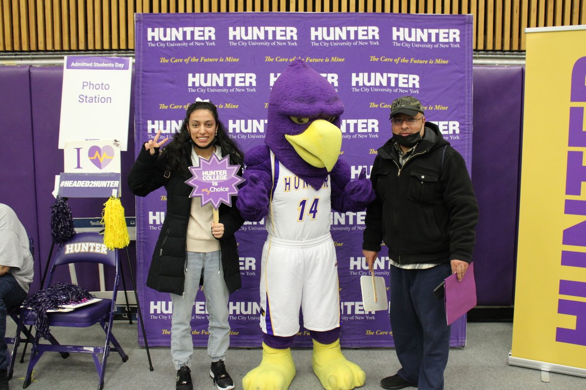 Hunter_College's tweet photo. #AdmittedStudentsDay at Hunter College was a HUGE success. TY to all the family, friends, & future #HunterHawks who came out to see what an amazing education #HunterCollege can offer. Looking forward to seeing you again in the fall! #Home2Hunter #HunterPride https://t.co/oNYVsNuBCZ