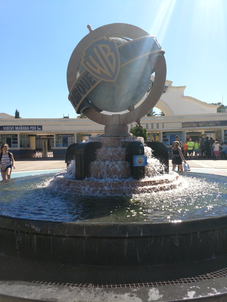 #Florida #Universalstudios #Orlando vs. #Madrid #Spanien #ParqueWarner
Beide Parks bieten Familien die Möglichkeit eine herrliche Zeit zu verbringen.