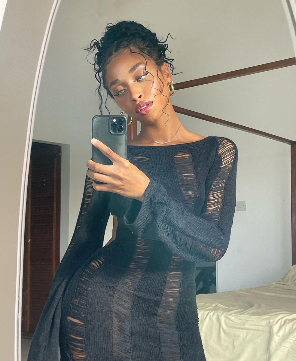 _CleopatraTF's tweet photo. spero non vi siate dimenticati della mia esistenza durante la mia assenza https://t.co/eLYYlbpqVC