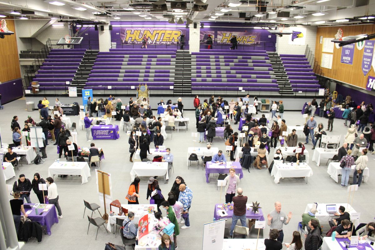 Hunter_College's tweet photo. #AdmittedStudentsDay at Hunter College was a HUGE success. TY to all the family, friends, & future #HunterHawks who came out to see what an amazing education #HunterCollege can offer. Looking forward to seeing you again in the fall! #Home2Hunter #HunterPride https://t.co/oNYVsNuBCZ