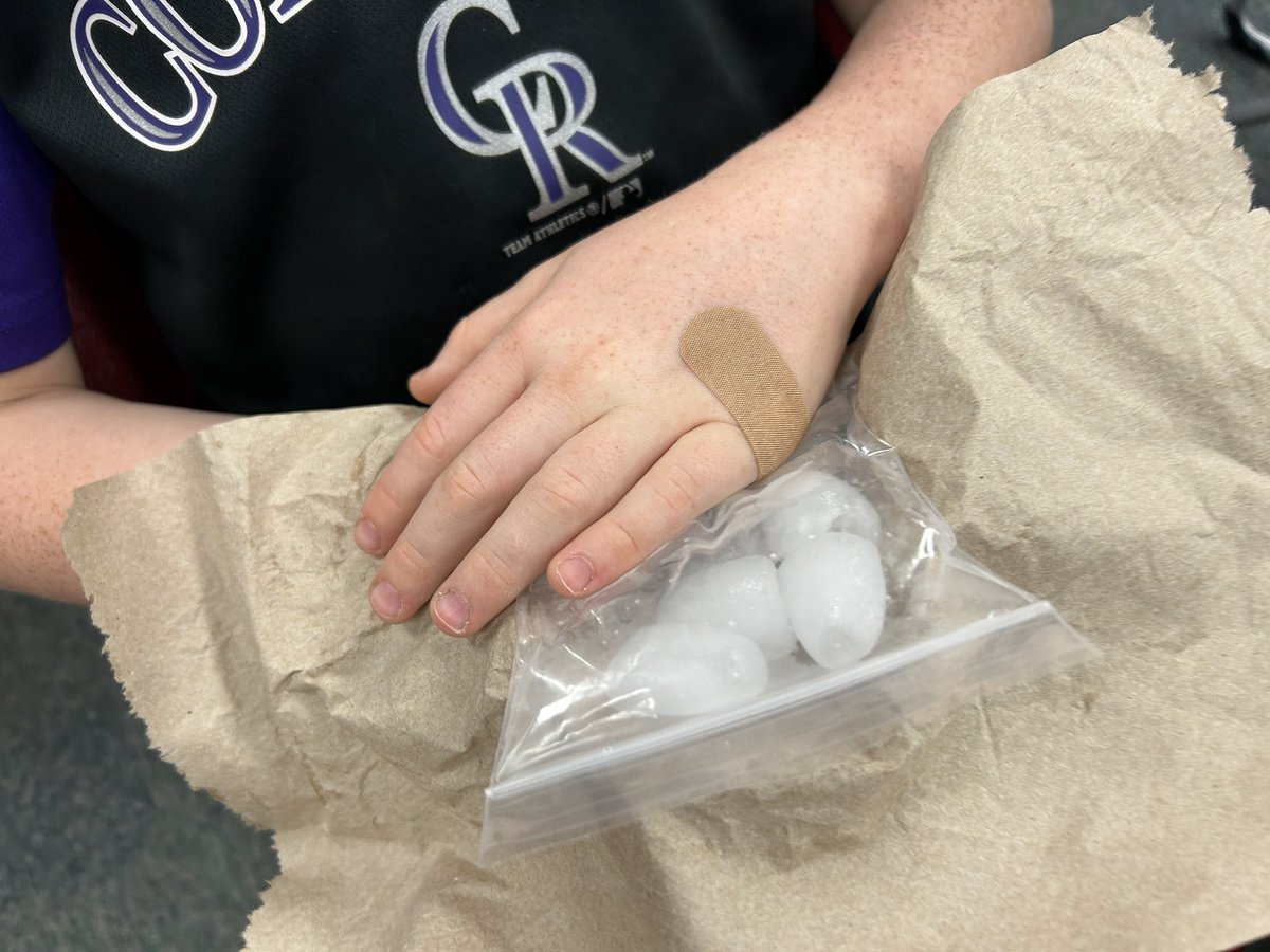 Teri Keith (@terikeith) on Twitter photo We don’t know your name. But a huge shout out & thanks to the officer at <a href="/CoppellPolice/">Coppell Police Dept.</a> who helped this <a href="/LakesideCoppell/">LakesideCoppell</a> learner after falling on the way to school. He had our rapt attention talking about being driven the rest of the way in your police car. #kindness @Coppellisd We don’t know your name. But a huge shout out & thanks to the officer at <a href="/CoppellPolice/">Coppell Police Dept.</a> who helped this <a href="/LakesideCoppell/">LakesideCoppell</a> learner after falling on the way to school. He had our rapt attention talking about being driven the rest of the way in your police car. #kindness @Coppellisd