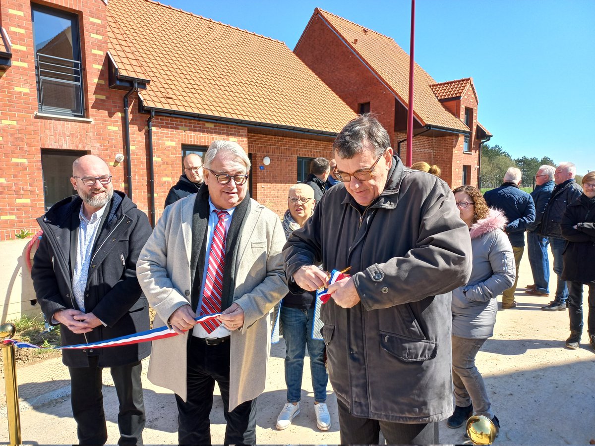 maisonsetcites's tweet image. Inauguration d'un programme de 6 logements cet après-midi à Aix-Noulette. Autant de familles qui pourront prendre possession des lieux à compter de la semaine prochaine @Prefet62 @AggloLensLievin @BanqueDesTerr