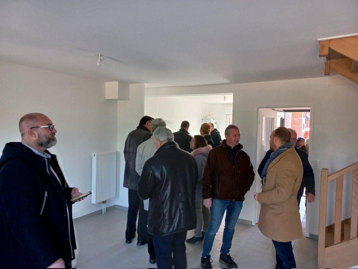 maisonsetcites's tweet image. Inauguration d'un programme de 6 logements cet après-midi à Aix-Noulette. Autant de familles qui pourront prendre possession des lieux à compter de la semaine prochaine @Prefet62 @AggloLensLievin @BanqueDesTerr