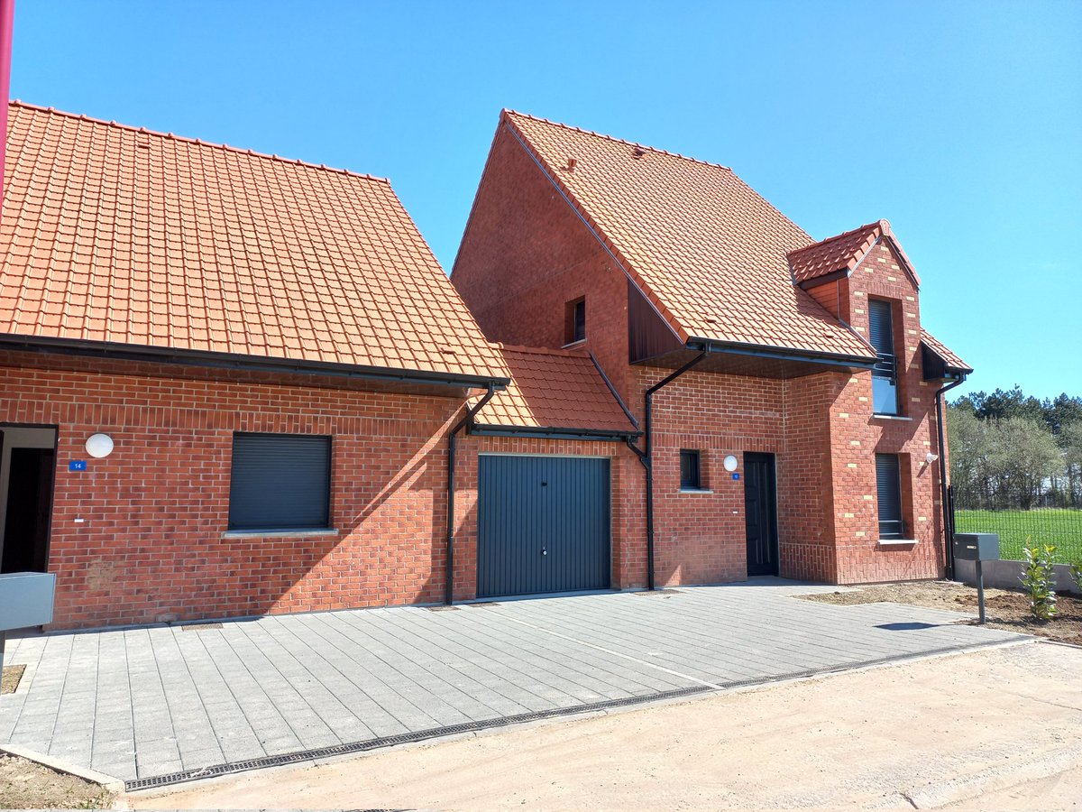 maisonsetcites's tweet image. Inauguration d'un programme de 6 logements cet après-midi à Aix-Noulette. Autant de familles qui pourront prendre possession des lieux à compter de la semaine prochaine @Prefet62 @AggloLensLievin @BanqueDesTerr