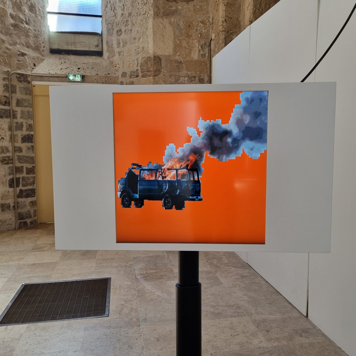 notmynamism's tweet photo. Ce soir 4 avril - 18h30 - Allumage de l'Expo U.S.B. #5 · Fenêtre(s) sur cours - à la Collégiale St-Pierre - Orléans  par @ESADOrleans #USB5

Avec ⬇️⬇️⬇️ https://t.co/MJVyeIErva
