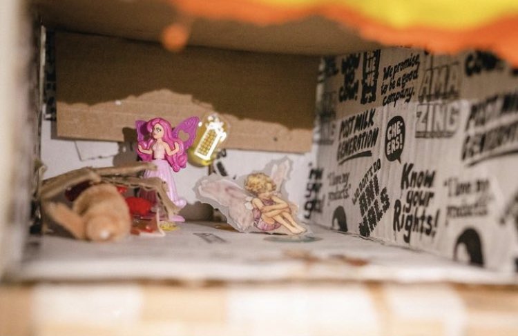 Another fab dollhouse by Jazzle! Made in our #rebuild workshop

Mother’s Day is on at the <a href="/CamdenPT/">Camden People's Theatre</a> on the 23rd and 24th of April 

#cptspring23 #mothersdayCPT