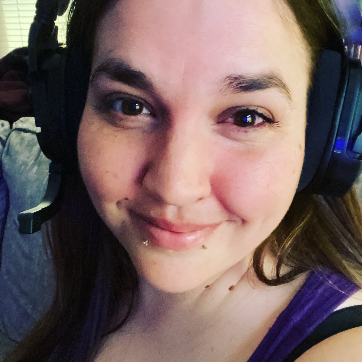 JennLaPrade's tweet photo. Live on twitch https://t.co/whWMLW115J   Come say hi! #ApexLegends #girlgamer https://t.co/Bd0C0yShp0