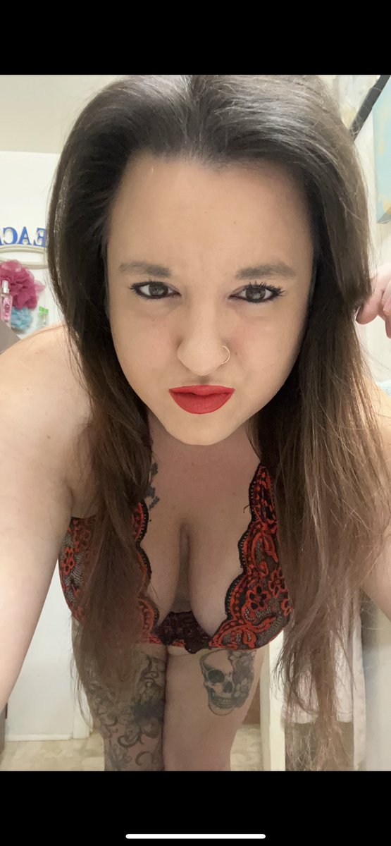 stacydrake28's tweet photo. @OnlyFansHero Free!!  https://t.co/ZCgVFoWte6 https://t.co/98U6Wnrhaf