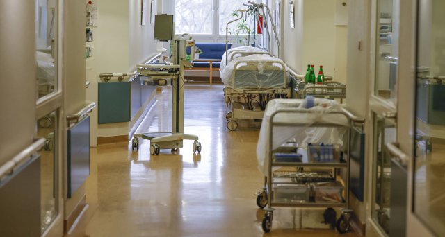 Dt_Aerzteblatt's tweet photo. KV Baden-Württemberg dringt auf Nachbesserungen bei Krankenhausreform: Stuttgart – Die Vorschläge zur Krankenhausreform lassen aus Sicht der Kassenärztlichen Vereinigung (KV) Baden-Württemberg wesentliche Punkte… https://t.co/d4QXHlTiaP #Krankenhausreform #KVBW https://t.co/Xk9h4VVaH1