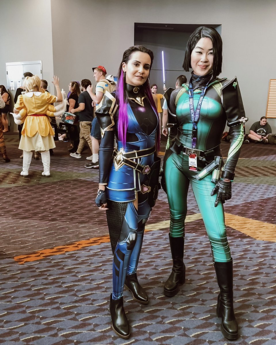My favorite part of <a href="/MegaConOrlando/">MEGACON Orlando</a> was definitely running into people who were also dressed as <a href="/PlayVALORANT/">VALORANT</a> agents 💜 

#MegaConOrlando #valorantcosplay #reynacosplay #valorant