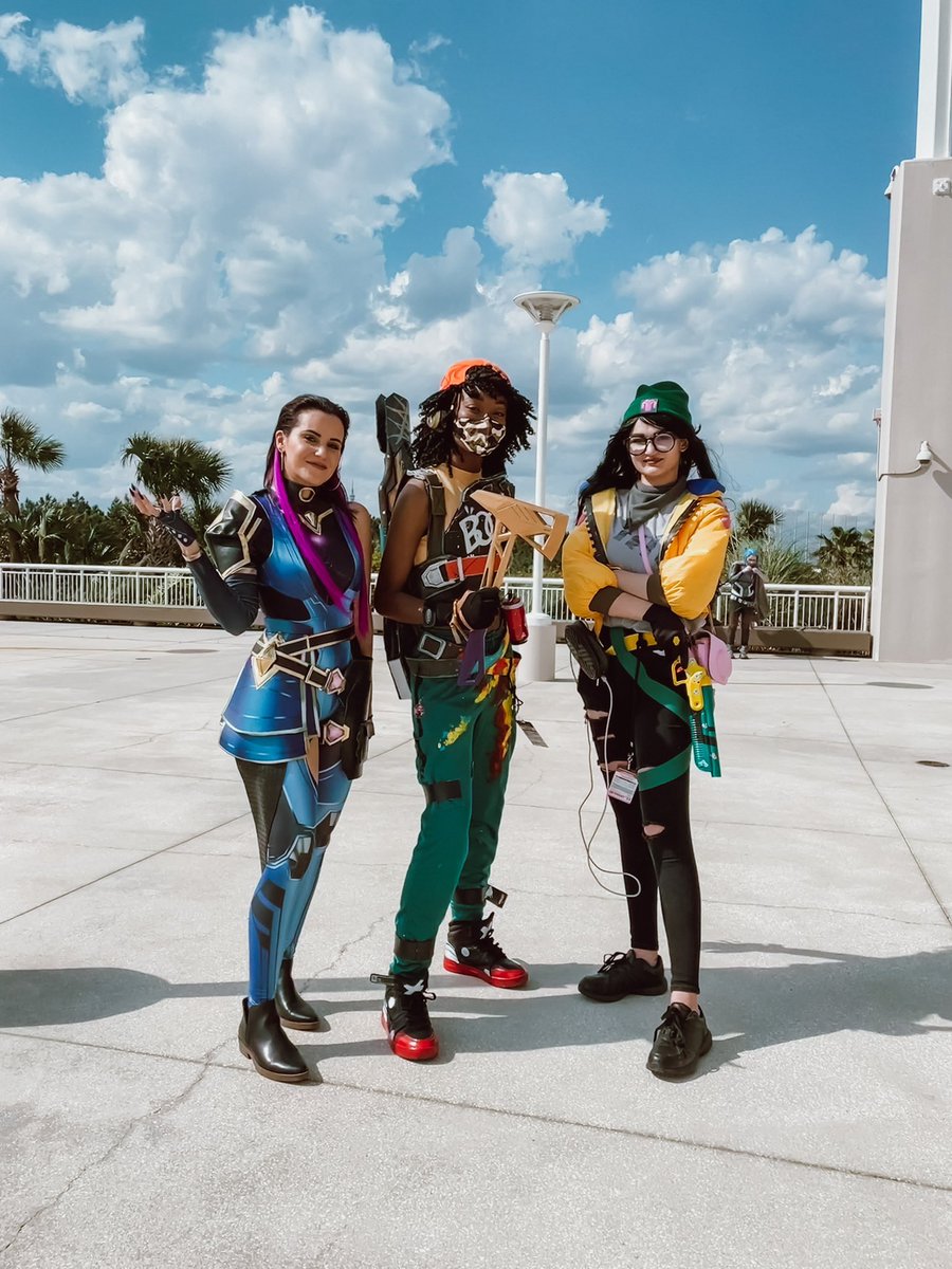 jesslemostester's tweet photo. My favorite part of @MegaConOrlando was definitely running into people who were also dressed as @PlayVALORANT agents 💜 

#MegaConOrlando #valorantcosplay #reynacosplay #valorant https://t.co/auRMoA0d76