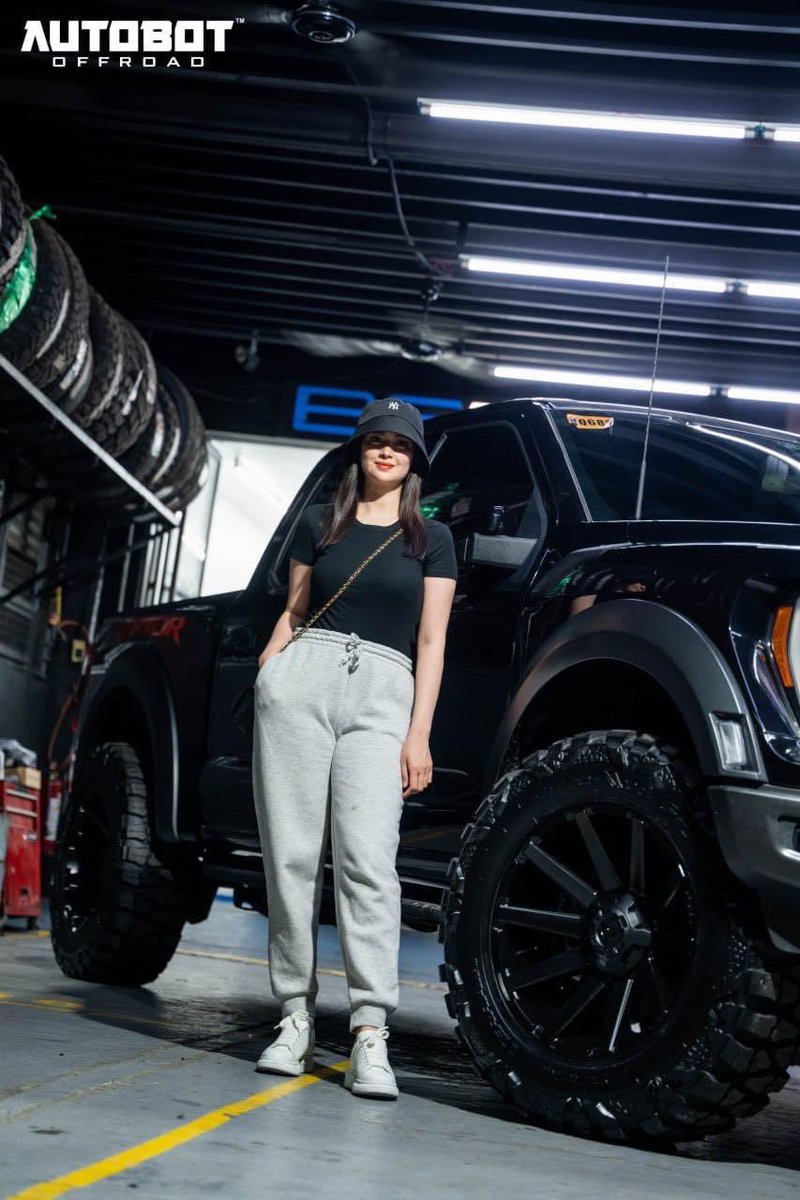 TeamRidemaxPH's tweet photo. GMA-7 Kapuso celebrity Ms. KIM DOMINGO got her rig upgrade with our:

• Fuel Offroad “Contra” Blackout 20x10 et -18 rims 🔥
 
#AutobotSTRONG
#AutobotOffroad #QualityBuild #SmallDetailsMatter #AutobotAllDay #KimDomingo #FuelOffroad https://t.co/dCvw2ELBWd