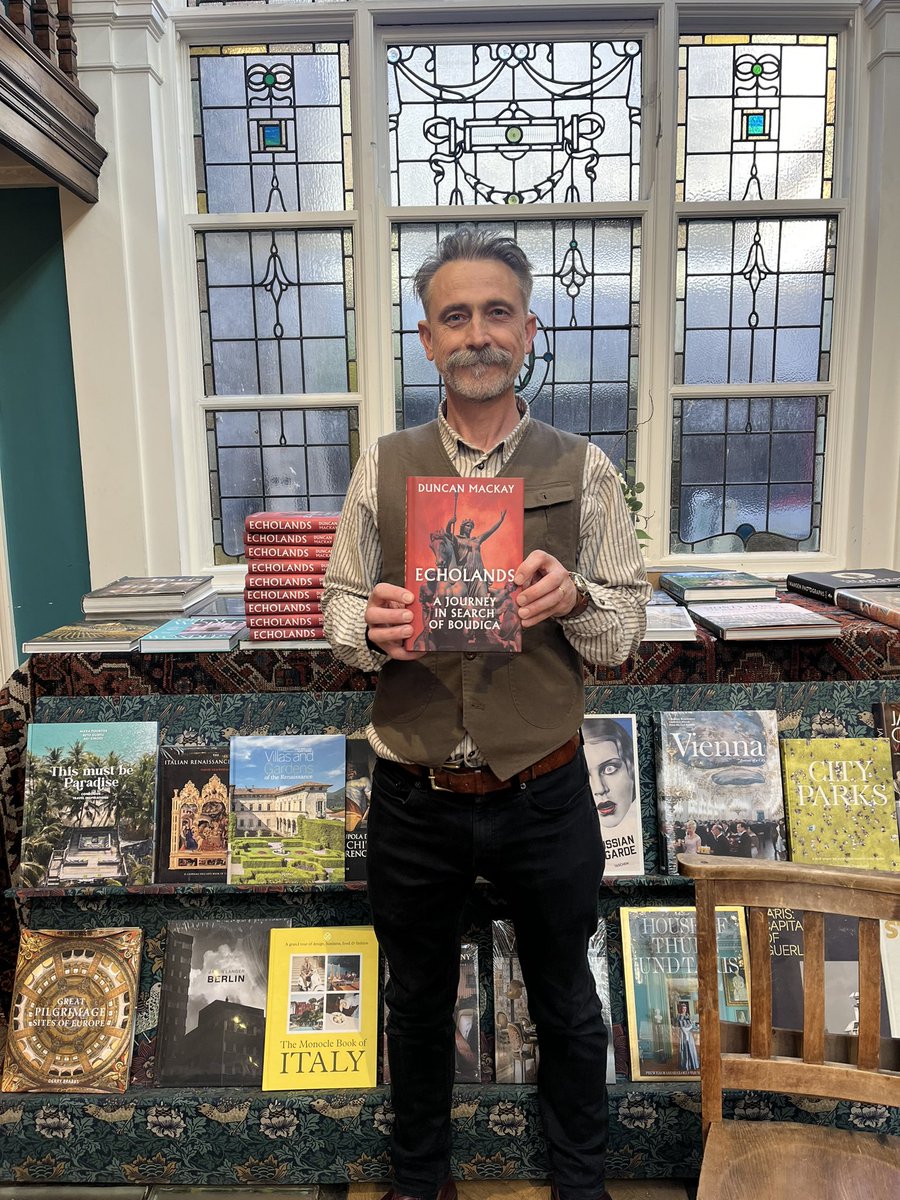 emily_egg's tweet photo. The most wonderful day heading around London bookshops with @theDuncanMackay to sign copies of #Echolands, out in 2 days! ✨

Boudica fans, you can get your signed edition at @GoldsboroBooks, @Hatchards, @HeywoodHill and @Dauntbooks ‼️📚

@HodderBooks https://t.co/42RLCT7ccR