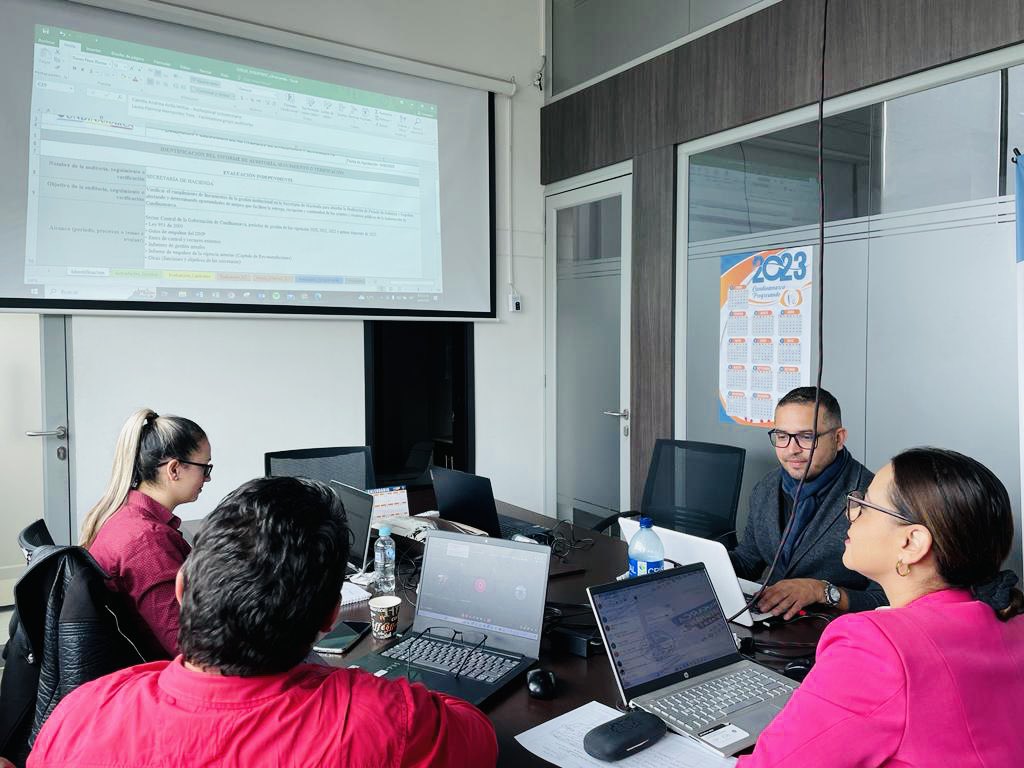 ControlIntCund's tweet photo. #AEstaHora||🔍📊 Nuestro equipo de Auditores está llevando a cabo la mesa técnica de aprobación de Planeación de Auditoría para @HaciendaCundi en @CundinamarcaGob. Trabajamos bajo los lineamientos del Decreto 052-2023 para garantizar una evaluación eficiente. #RegiónQueProgresa💯 https://t.co/6O78ntjFRJ