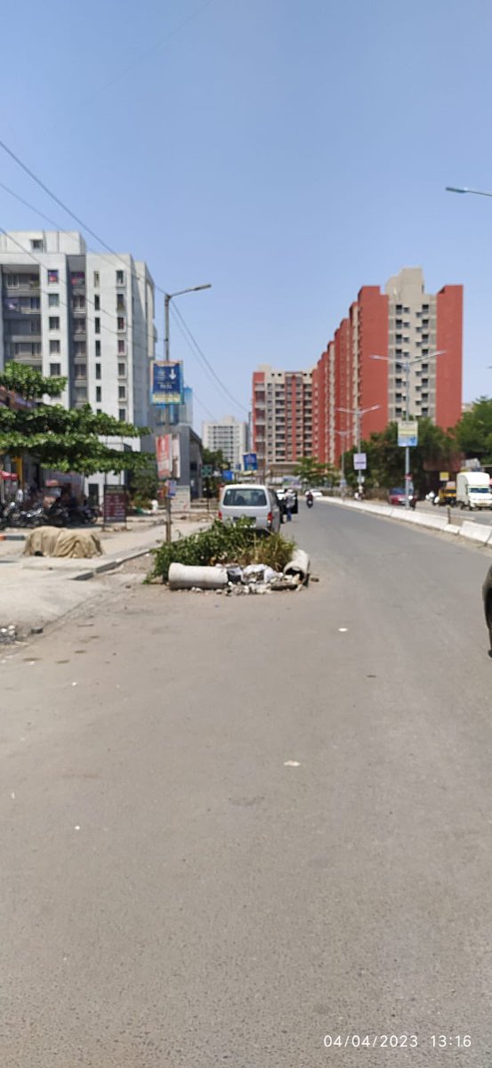 AlexPhatom's tweet photo. @PCMCSarathi 
@Dev_Fadnavis 
@mieknathshinde 
Incomplete road work, foot path , waterlines
Whom should we call for help
Road development is useless water department is deaf https://t.co/QwIkIs88mn