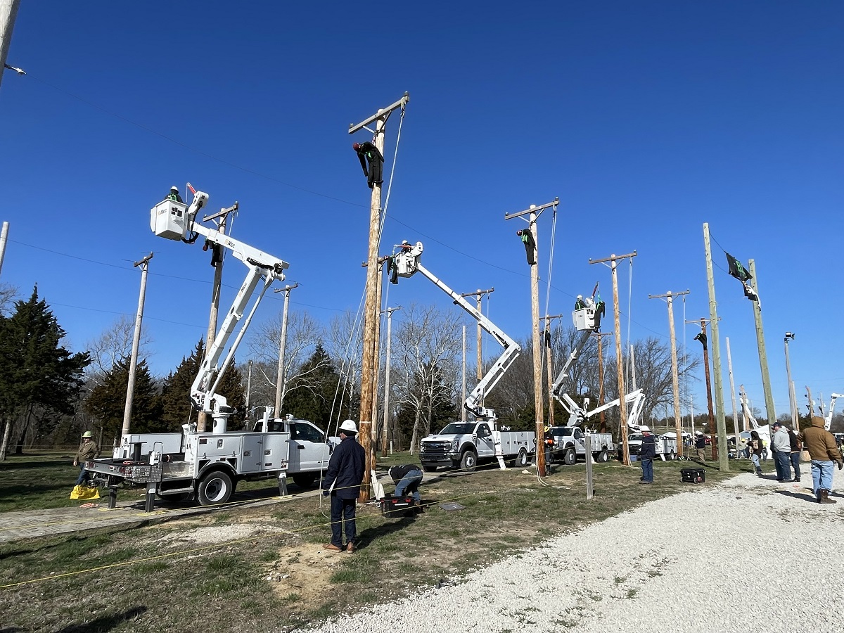 At the #PublicPower Lineworkers Rodeo in Kansas City, Kansas last weekend, competing lineworkers participated in the hurtman rescue event. Thanks to <a href="/buckingham_mfg/">buckingham_mfg</a> for sponsoring the apprentice and journeyman events.