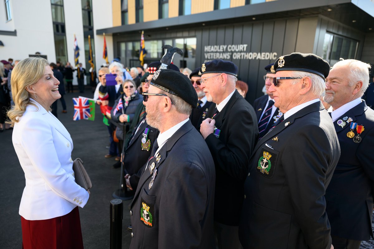royalfocus1's tweet photo. Sophie Duchess of Edinburgh opens The Headley Court Veterans' Orthopaedic Centre at The Robert Jones and Agnes Hunt Hospital, Gobowen, Oswestry #Royals #DuchessofEdinburgh https://t.co/WKSIwpDZk4