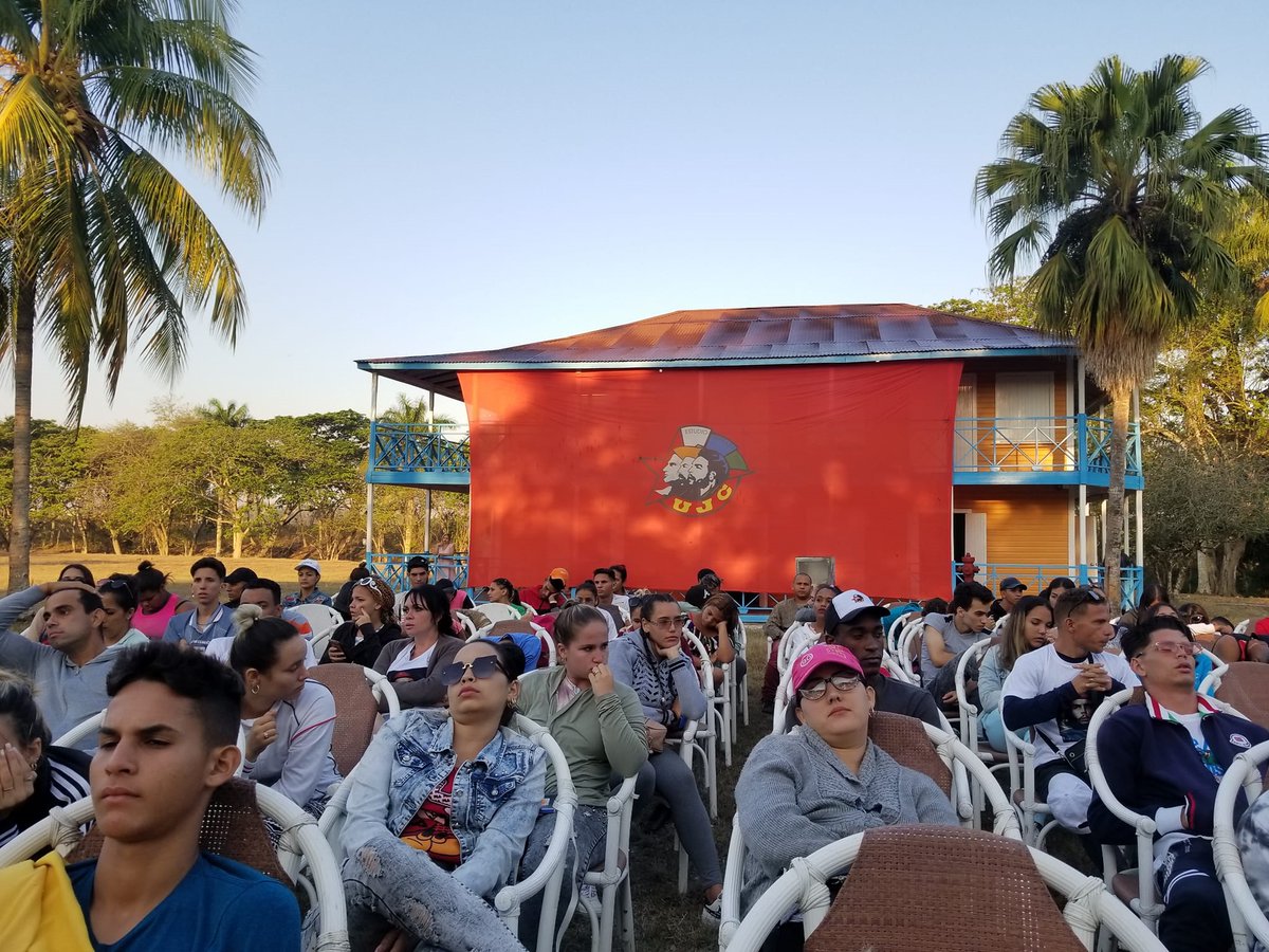 filialmayari's tweet photo. Hoy,  4 de abril, nos damos cita en la casa de todos los cubanos: la casa de  Fidel y Raúl. Birán nos abre sus puertas para celebrar una vez más los aniversarios #61UJC y #62OPJM. Seguimos creando historia y revolución porque #MejorEsPosible. #UJCdeCuba #OPJM #UnaMejorJuventud https://t.co/JJafRNKTx8