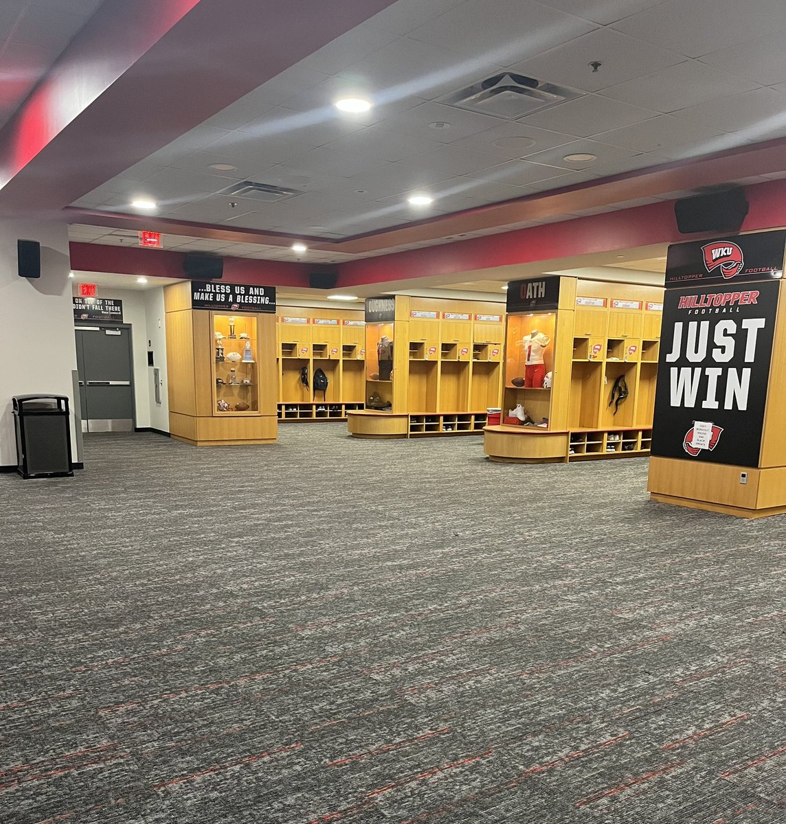 WKUFootball's tweet photo. The Transformation.

#GoTops https://t.co/tp77ipGhEB