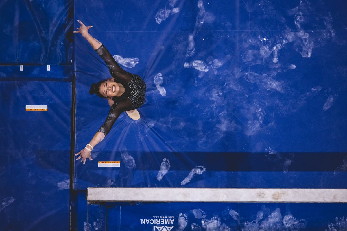 TheMrAlex's tweet photo. The NCCA Gymnastics Pittsburgh Regional Championships from the rafters. https://t.co/43pMYyYnsS