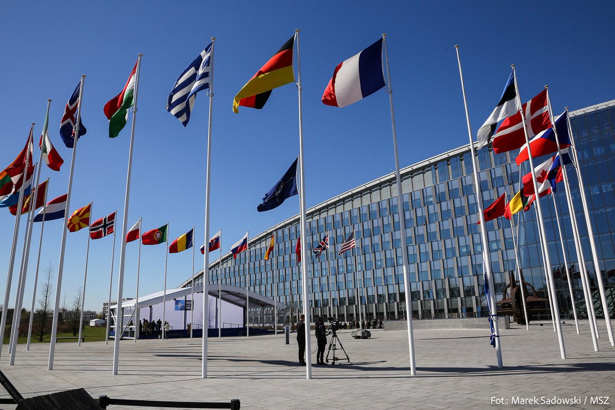 PolandMFA's tweet photo. Today at the #NATO Headquarters in Brussels, FM @RauZbigniew took part in a ceremony, welcoming Finland to the North Atlantic Alliance.
Finland ๐ซ๐ฎ became the 31st member of the Alliance exactly on the 74th anniversary of its establishment.
#StrongerTogether #WeAreNATO https://t.co/OHZWiTZmSg