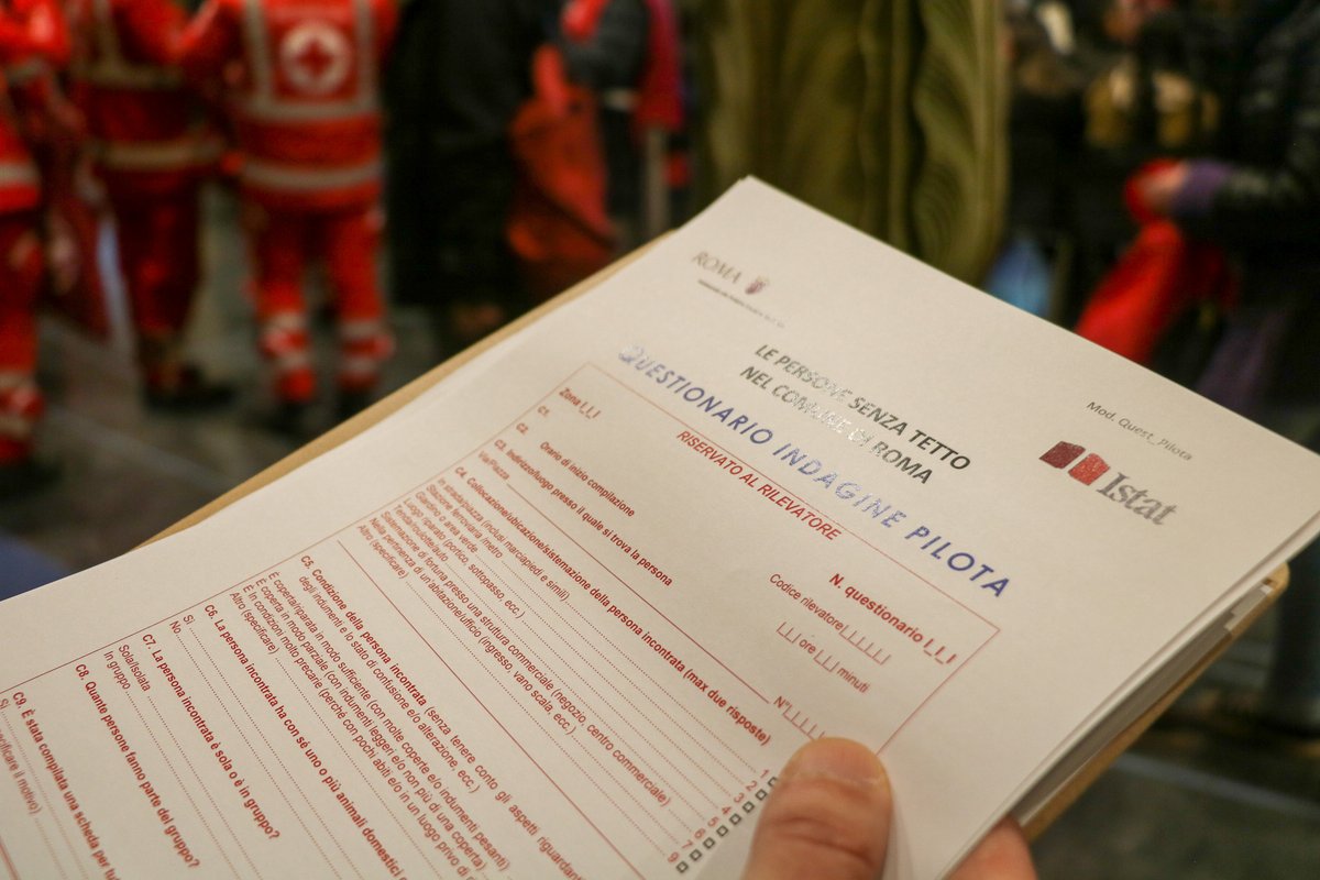 Binario95's tweet photo. 🌙 Ogni sera, gli operatori di Binario 95 escono con l’Unità Mobile per monitorare le persone che vivono per #strada.
La scorsa settimana, la nostra equipe si è unita ai  volontari della ‘Notte della solidarietà’, il censimento della popolazione senza dimora di @Roma e @istat_it https://t.co/eiefei1wAV