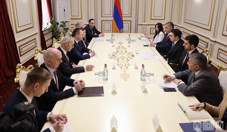 Lurer11's tweet image. Chairman of Foreign Affairs Committee of #Slovak Parliament to @alensimonyan: We are informed about #Lachin Crisis: It is not a matter of #environmentalists at all
bit.ly/40HwP81