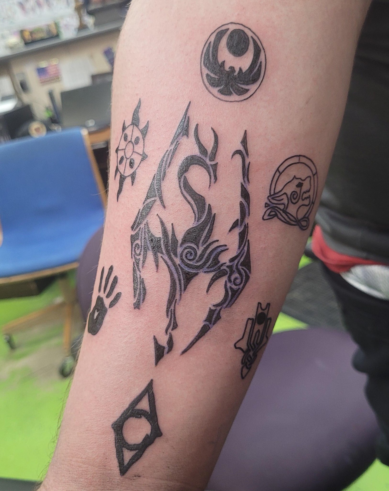 HyperPixie  on Twitter I finally got my ESO tattoo Im so happy  with it ESOFam httpstcoNxmW9gNfOX  Twitter