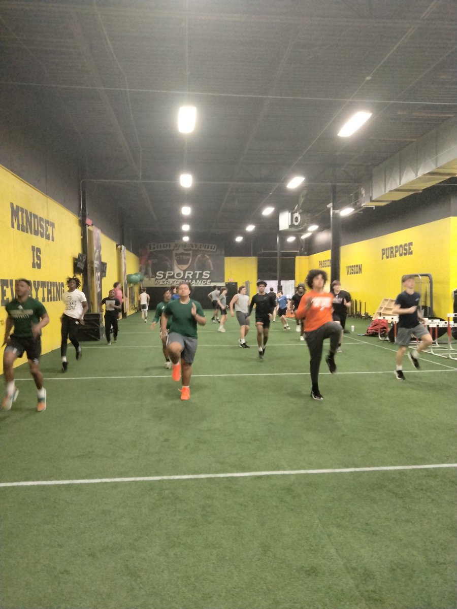 TeamCTSP's tweet photo. High School Football Speed and Performance Tonight 6:30-7:45!! Drop-ins are welcomed!! #SpeedRich #kingsofspeed @CtspFootball #teamadidas #dominate https://t.co/LclAmTAXp7