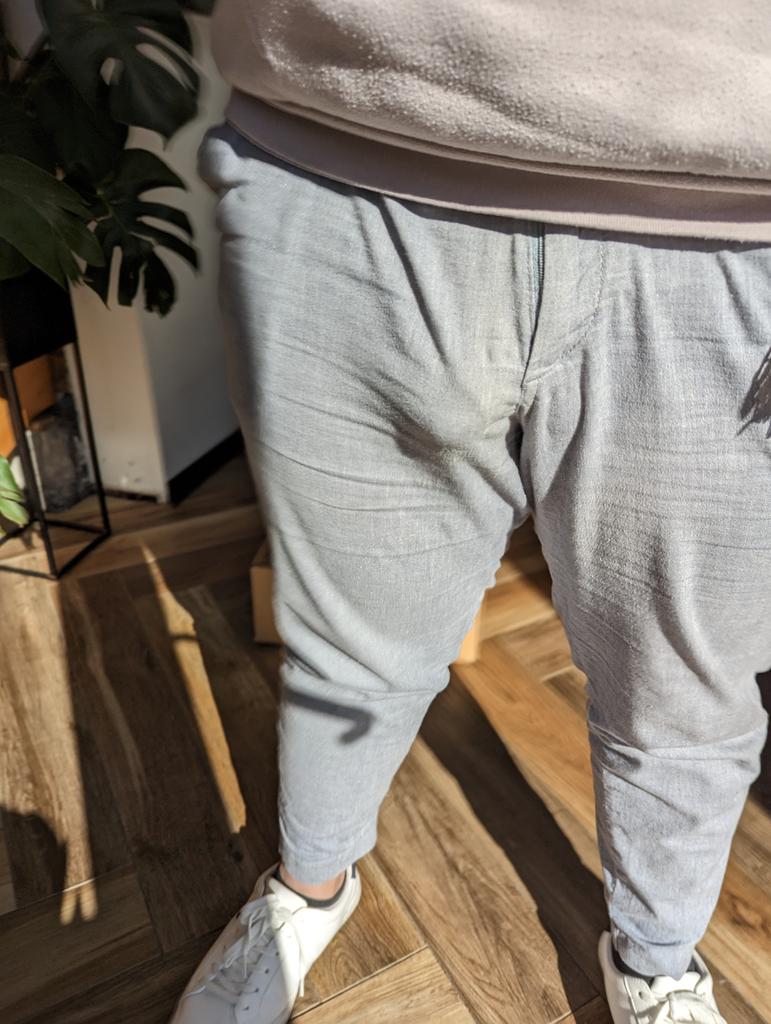 pimp_mac's tweet photo. Office Bulge 😅 #bulge #freeball #FreeBallin #vpl #bulging https://t.co/CK7DdvIjIG